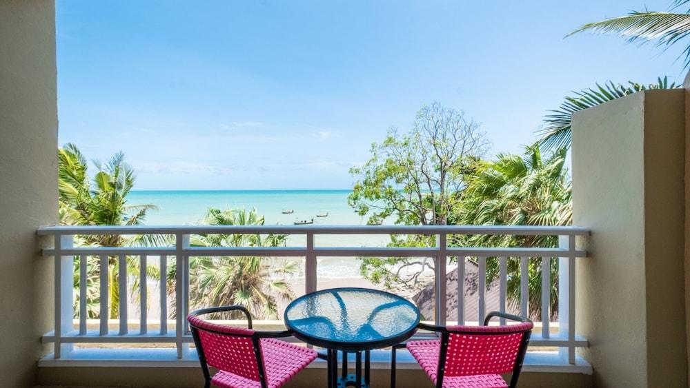 Royal Phala Cliff Beach Resort Бан-Чанг Экстерьер фото