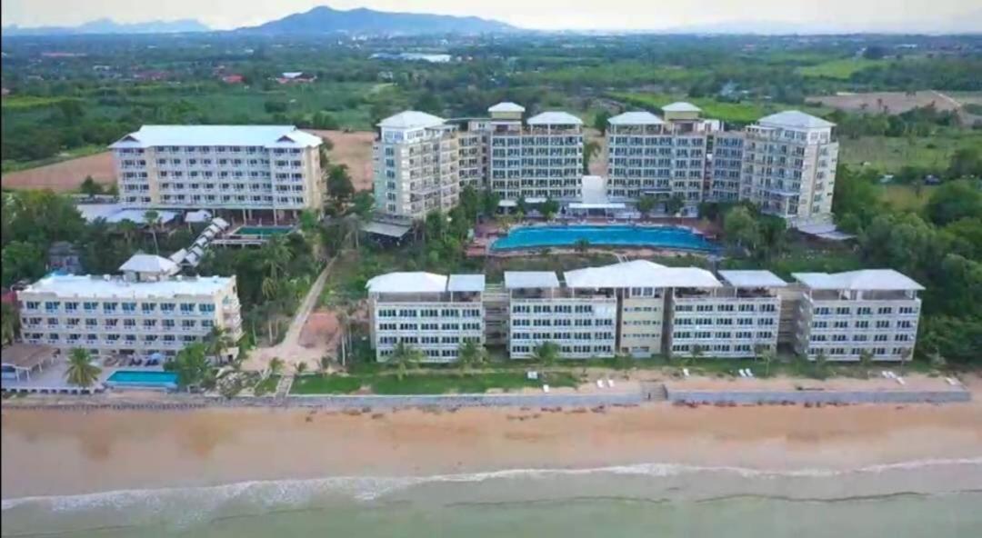 Royal Phala Cliff Beach Resort Бан-Чанг Экстерьер фото