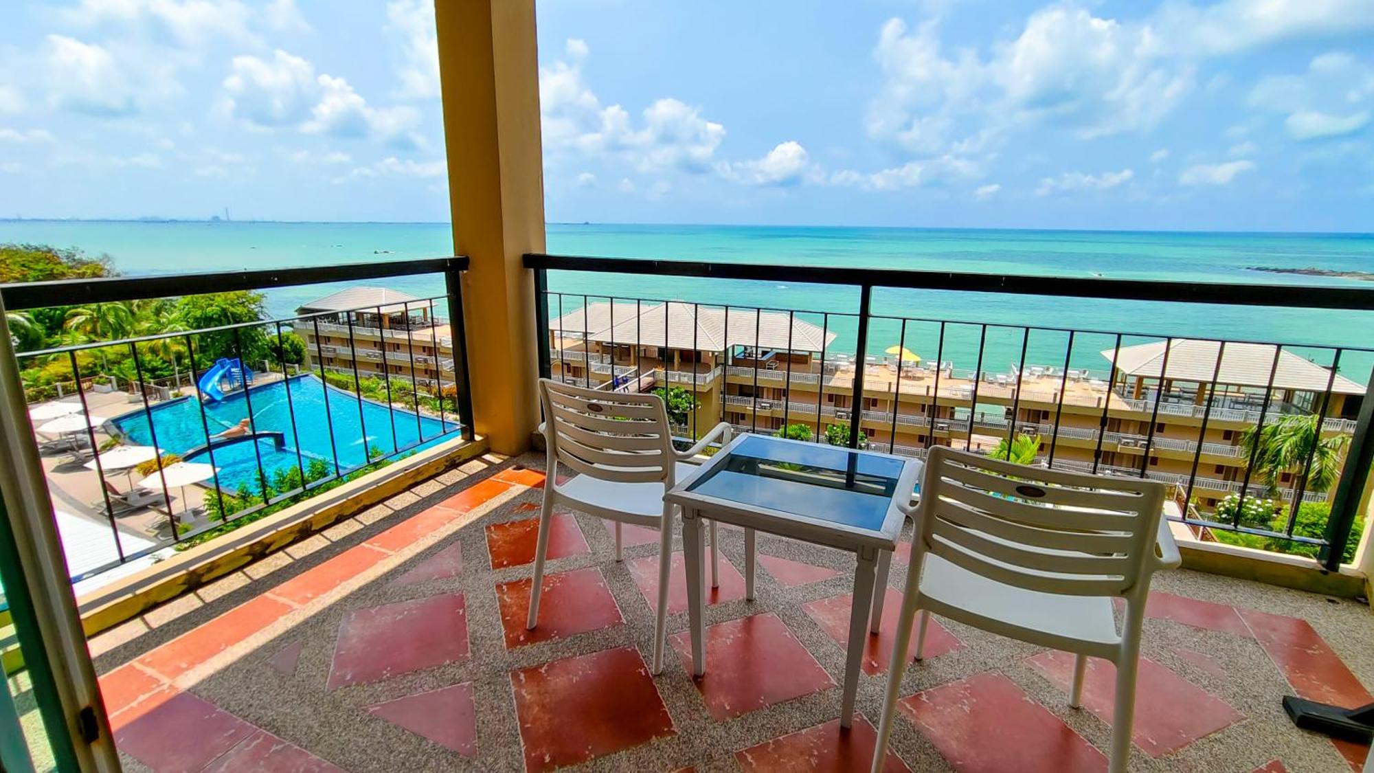 Royal Phala Cliff Beach Resort Бан-Чанг Экстерьер фото